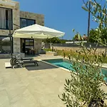 The Olive Path Kalandra