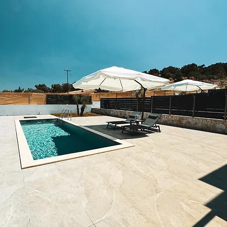 The Olive Path Kalandra