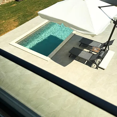 The Olive Path Kalandra