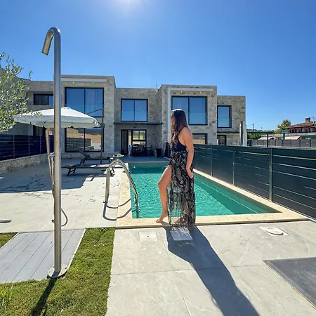 The Olive Path Kalandra