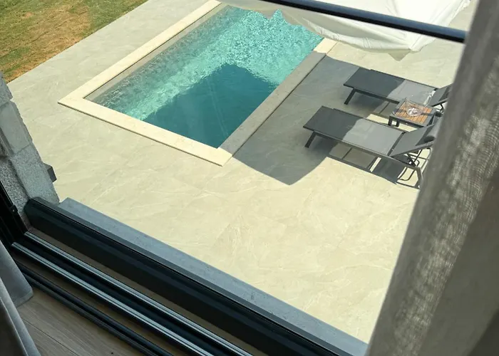 The Olive Path Kalandra