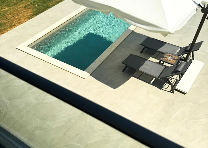 The Olive Path Kalandra